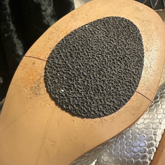 🖤 Frances Valentine Caty Maryjanes in Silver Snake size 8B 🖤 - Picture 9 of 13